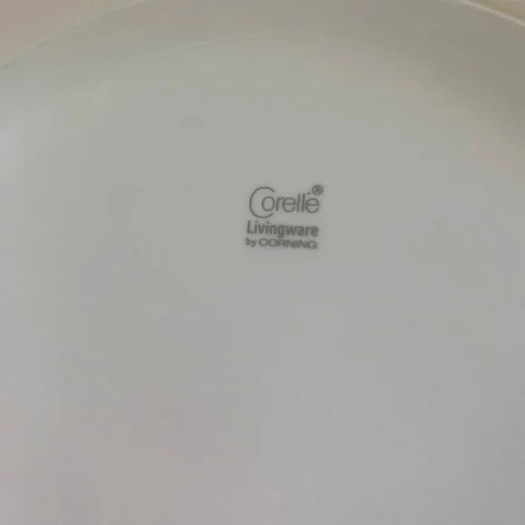 Corelle Spring Blossom Crazy Daisy Luncheon Salad Plates Set of 2. They are 8.5” - Picture 3 of 4